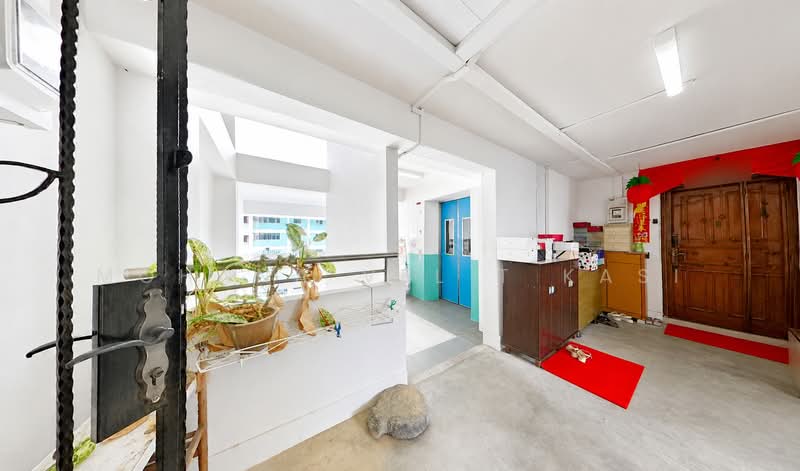 209 Yishun Street 21, 209 Yishun Street 21, 3 Bedrooms, 1,302 sqft, HDB Flat For Sale, by Mohana Vel T Kasi, 500204553 - Entrance - PropertyGuru.com.sg