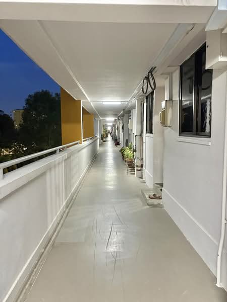 180 Ang Mo Kio Avenue 5, 180 Ang Mo Kio Avenue 5, 2 Bedrooms, 732 sqft, HDB Flat For Sale, by J.A. Goh 吴永益, 500204554 - Corridor - PropertyGuru.com.sg