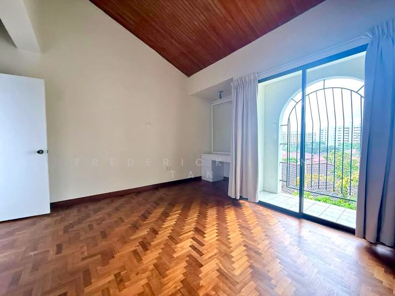 Spacious detached house for rent along Cashew Road, , 4 Bedrooms, 4,000 sqft, Detached House For Rent, by Frederick Ivan Tan, 500204556 - Bedroom - PropertyGuru.com.sg