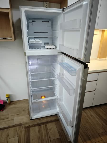 162 Mei Ling Street, 162 Mei Ling Street, 2 Bedrooms, 710 sqft, HDB Flat For Sale, by Jeslyn Leow, 500204558 - Kitchen - PropertyGuru.com.sg
