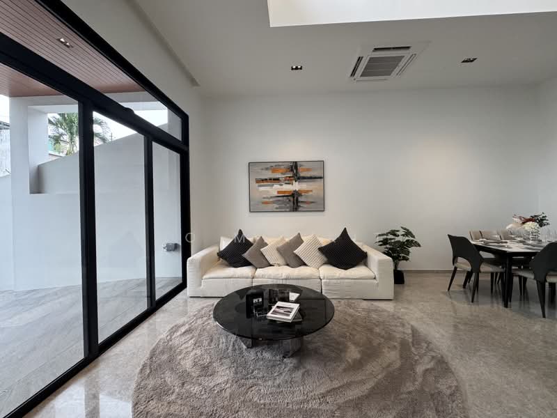 Sembawang Freehold Inter-Terrace, , 6 Bedrooms, 4,800 sqft, Terraced House For Sale, by Ho Mei Kit, 500204559 - Living Room - PropertyGuru.com.sg