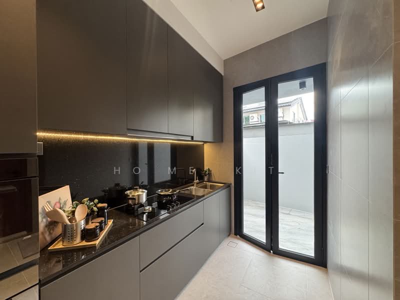 Sembawang Freehold Inter-Terrace, , 6 Bedrooms, 4,800 sqft, Terraced House For Sale, by Ho Mei Kit, 500204559 - Kitchen - PropertyGuru.com.sg