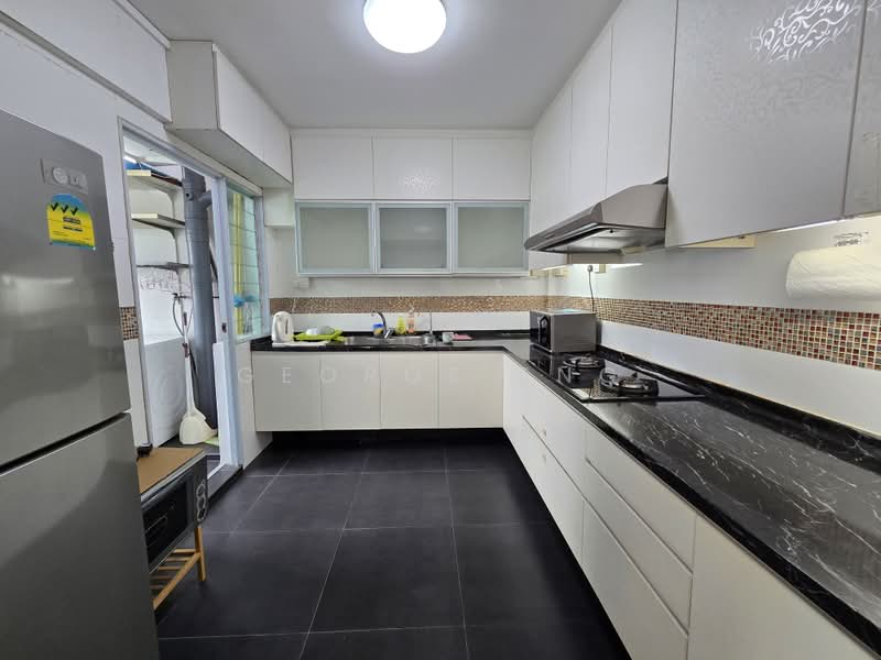 892 Tampines Avenue 8, 892 Tampines Avenue 8, 4 Bedrooms, 1,528 sqft, HDB Flat For Rent, by George Eng, 500204567 - Kitchen - PropertyGuru.com.sg