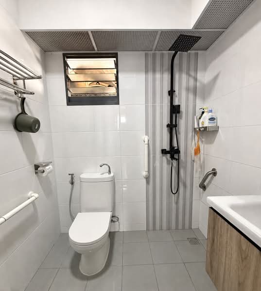 464B Clementi Avenue 1, 464B Clementi Avenue 1, Room Rental, 120 sqft, HDB Flat For Rent, by Kim Tan, 500204578 - Bathroom - PropertyGuru.com.sg