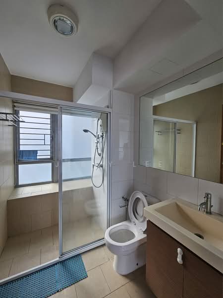 167D Simei Lane, 167D Simei Lane, 3 Bedrooms, 1,184 sqft, HDB Flat For Sale, by Jerry Lee, 500204583 - Bathroom - PropertyGuru.com.sg