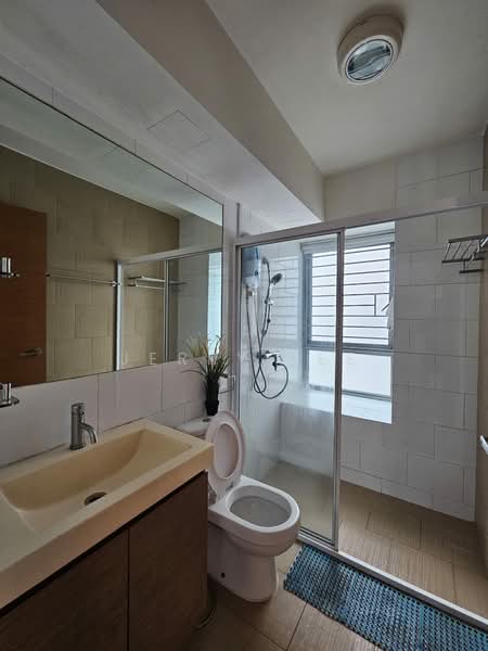 167D Simei Lane, 167D Simei Lane, 3 Bedrooms, 1,184 sqft, HDB Flat For Sale, by Jerry Lee, 500204583 - Bathroom - PropertyGuru.com.sg