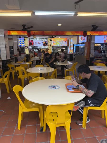 Blk 682 Hougang Avenue 4, Blk 682 Hougang Avenue 4, 700 sqft, Food & Beverage For Rent, by Robin Toh, 500204587 - Exterior - CommercialGuru.com.sg