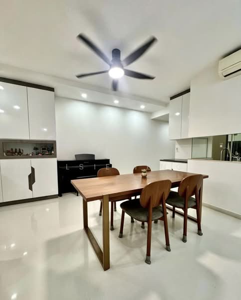 Casa Merah, 72 Tanah Merah Kechil Avenue, 3 Bedrooms, 1,227 sqft, Condominium For Sale, by Elsie Heng, 500204599 - Dining Room - PropertyGuru.com.sg