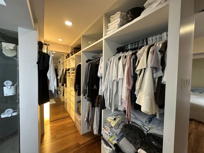 540 Ang Mo Kio Avenue 10, 540 Ang Mo Kio Avenue 10, 2 Bedrooms, 980 sqft, HDB Flat For Sale, by Aela Lim, 500204603 - Walk In Wardrobe - PropertyGuru.com.sg