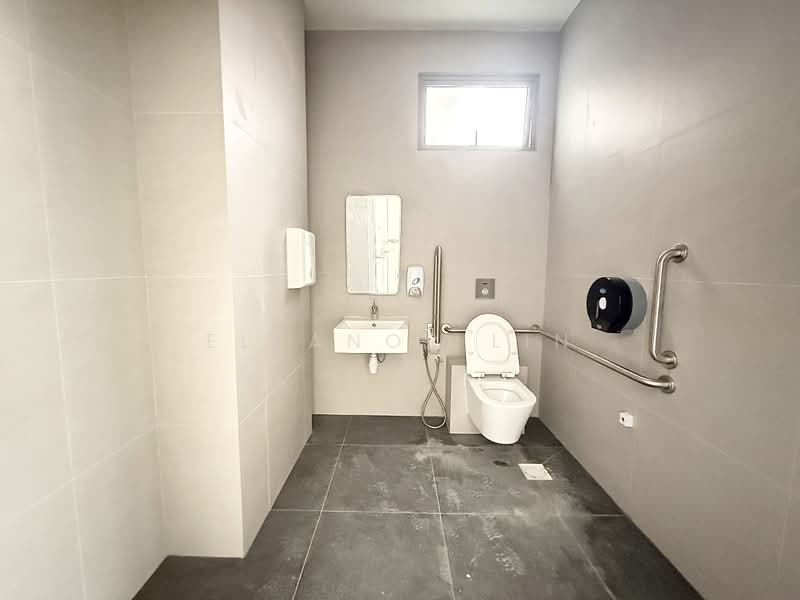 Space 18, 18 Lorong Ampas, 1,765 sqft, Light Industrial (B1) For Rent, by Eleanor Lin, 500204606 - Bathroom - CommercialGuru.com.sg