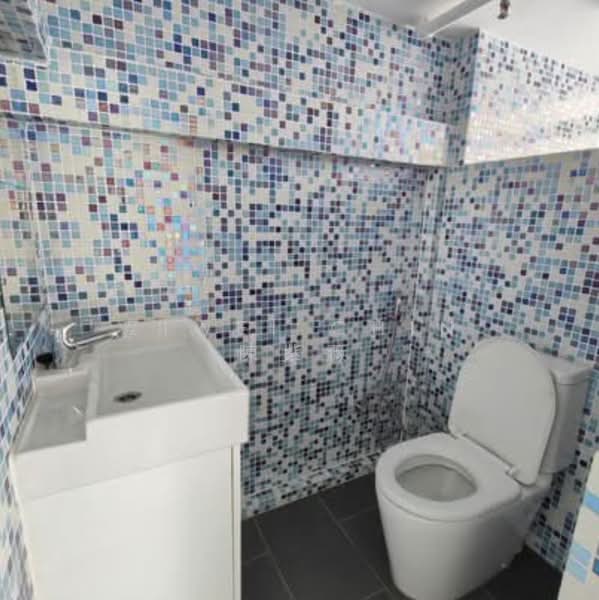 Enterprise Hub, 48 Toh Guan Road East, 1,959 sqft, Factory / Workshop (B2) For Sale, by Ziwei Chin 陳紫薇, 500204607 - Bathroom - CommercialGuru.com.sg