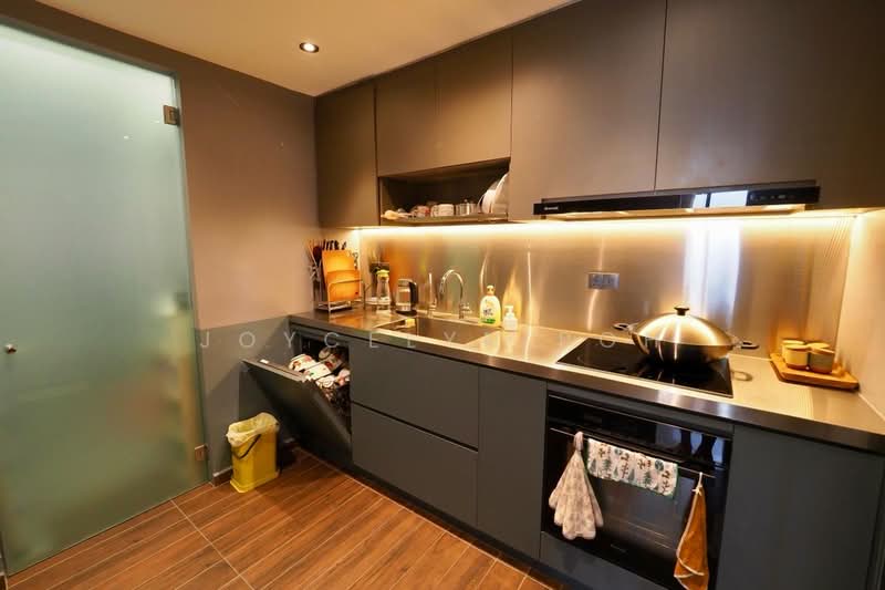 Regent Heights, 56 Bukit Batok East Avenue 5, 3 Bedrooms, 1,023 sqft, Condominium For Sale, by Joycelyn Poh, 500204608 - Kitchen - PropertyGuru.com.sg