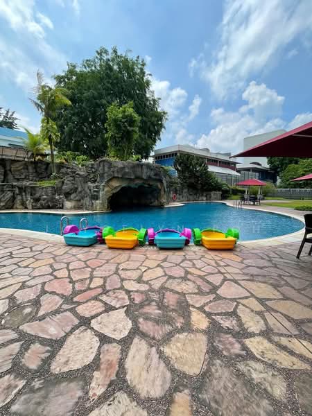Regent Heights, 56 Bukit Batok East Avenue 5, 3 Bedrooms, 1,023 sqft, Condominium For Sale, by Joycelyn Poh, 500204608 - Exterior - PropertyGuru.com.sg