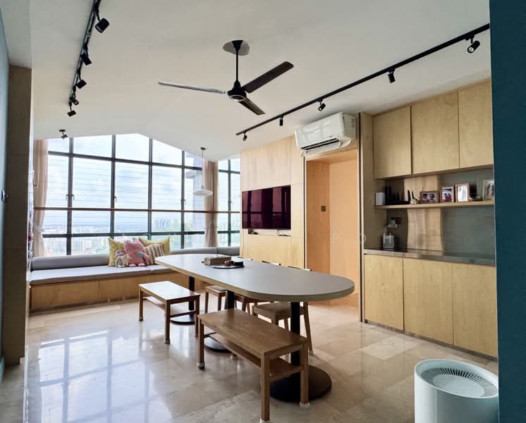 Regent Heights, 56 Bukit Batok East Avenue 5, Dairy Farm / Bukit Panjang / Choa Chu Kang, 2 Bedrooms, 1,023 sqft, Condominium For Sale, by Joycelyn Poh, 500204608 - Living Room - PropertyGuru.com.sg