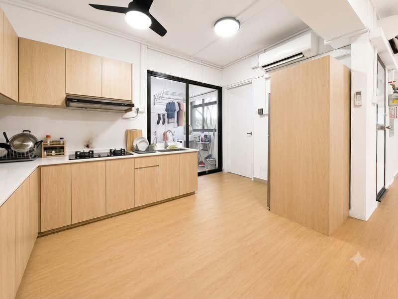 11 Pine Close, 11 Pine Close, 3 Bedrooms, 1,216 sqft, HDB Flat For Sale, by Yuki Yeoh, 500204613 - Kitchen - PropertyGuru.com.sg