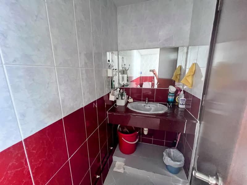 City Plaza, 810 Geylang Road, 5 Bedrooms, 1,615 sqft, Apartment For Rent, by Monica Lim, 500204614 - Bathroom - PropertyGuru.com.sg
