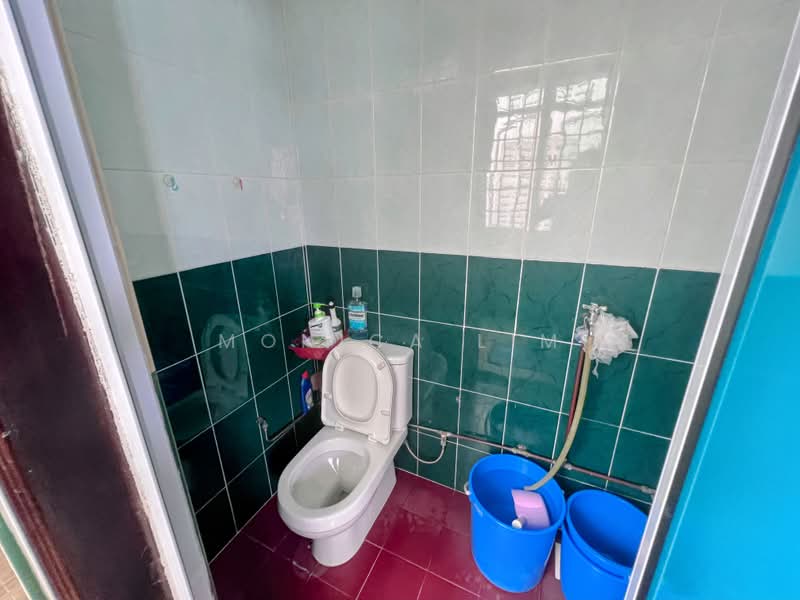 City Plaza, 810 Geylang Road, 5 Bedrooms, 1,615 sqft, Apartment For Rent, by Monica Lim, 500204614 - Bathroom - PropertyGuru.com.sg
