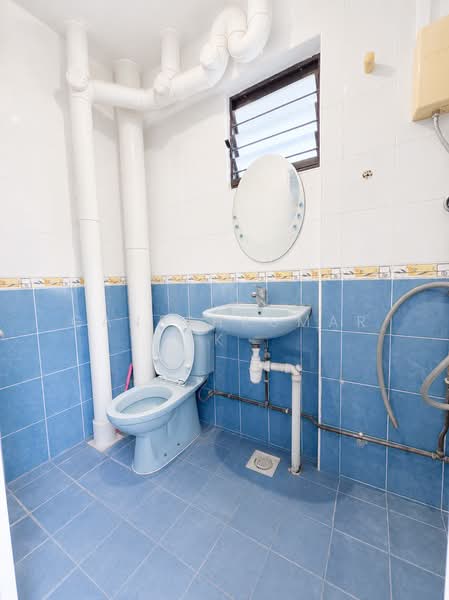 609 Ang Mo Kio Avenue 4, 609 Ang Mo Kio Avenue 4, 3 Bedrooms, 1,205 sqft, HDB Flat For Sale, by GANESHKUMAR K, 500204615 - Bathroom - PropertyGuru.com.sg