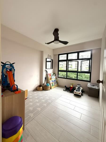 5m Flat @ Blk 606B Tampines, , 3 Bedrooms, 1,206 sqft, HDB Flat For Sale, by Mohamed Ameen, 500204623 - Bedroom - PropertyGuru.com.sg