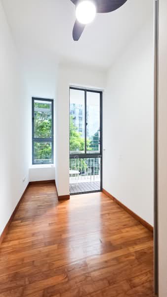 One Oxley Rise, 1 Oxley Rise, 2 Bedrooms, 710 sqft, Apartment For Sale, by Ding S.Z, 500204624 - Balcony - PropertyGuru.com.sg