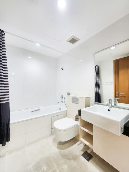 One Oxley Rise, 1 Oxley Rise, 2 Bedrooms, 710 sqft, Apartment For Sale, by Ding S.Z, 500204624 - Bathroom - PropertyGuru.com.sg