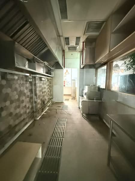 One Holland Village, 7 Holland Village Way, 1,615 sqft, Food & Beverage For Rent, by Thomas Yee, 500204626 - Kitchen - CommercialGuru.com.sg
