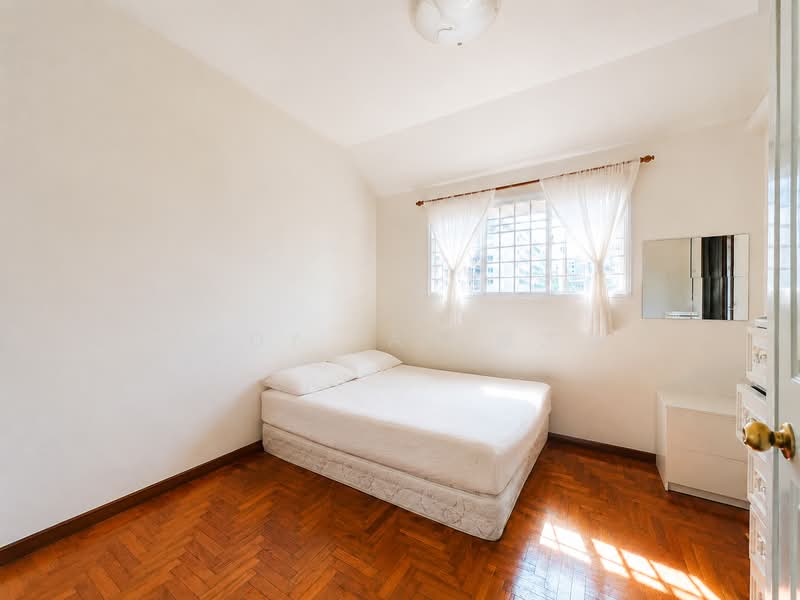 Loyang Villas, 99 Loyang Rise, 5 Bedrooms, 3,200 sqft, Terraced House For Sale, by Andy Tan 陈志豪, 500204627 - Bedroom - PropertyGuru.com.sg