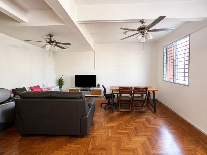 Loyang Villas, 99 Loyang Rise, 5 Bedrooms, 3,200 sqft, Terraced House For Sale, by Andy Tan 陈志豪, 500204627 - Living Room - PropertyGuru.com.sg