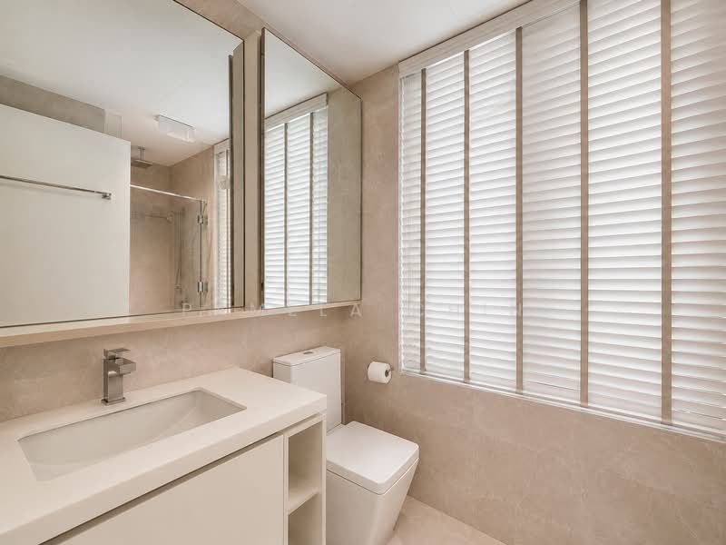 Kingsford Hillview Peak, 105 Hillview Rise, 2 Bedrooms, 829 sqft, Condominium For Sale, by Pamela Chin, 500204631 - Bathroom - PropertyGuru.com.sg