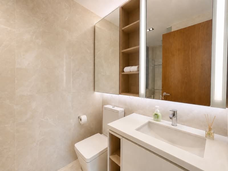 Kingsford Hillview Peak, 105 Hillview Rise, 2 Bedrooms, 829 sqft, Condominium For Sale, by Pamela Chin, 500204631 - Bathroom - PropertyGuru.com.sg