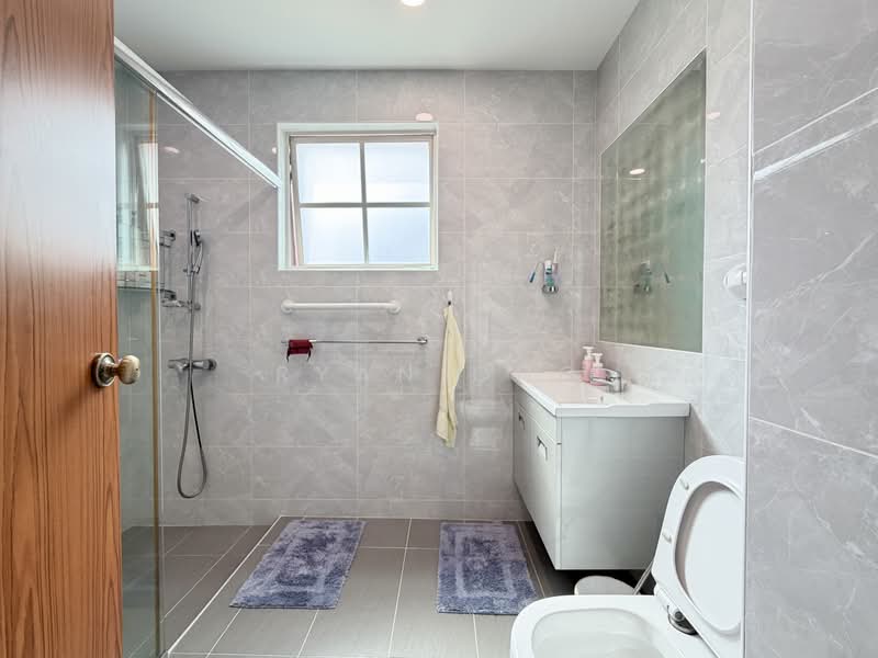 Peirce Vale, Tagore Avenue, 4 Bedrooms, 2,700 sqft, Terraced House For Sale, by Ryan Ong, 500204636 - Bathroom - PropertyGuru.com.sg