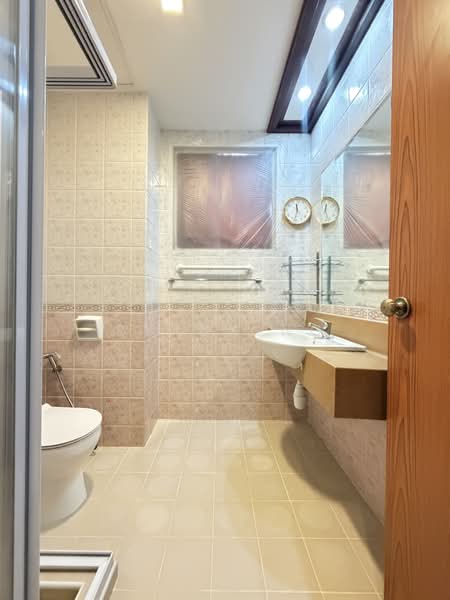 Peirce Vale, Tagore Avenue, 4 Bedrooms, 2,700 sqft, Terraced House For Sale, by Ryan Ong, 500204636 - Bathroom - PropertyGuru.com.sg