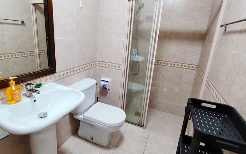 Maple Woods, 985 Bukit Timah Road, Room Rental, 140 sqft, Condominium For Rent, by Raymond Tay, 500204641 - Bathroom - PropertyGuru.com.sg