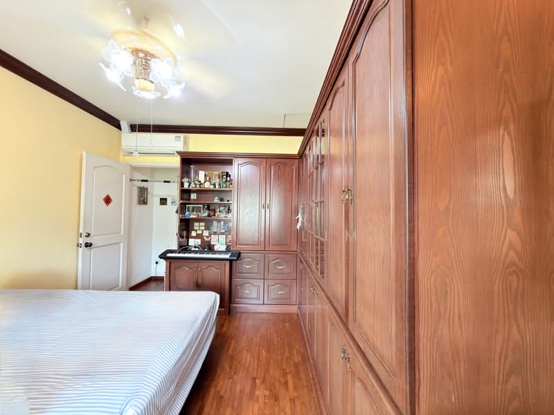 Springleaf Estate, MRT, Terrace House, Freehold, , 4 Bedrooms, 2,500 sqft, Terraced House For Sale, by Jean Lim, 500204648 - Bedroom - PropertyGuru.com.sg
