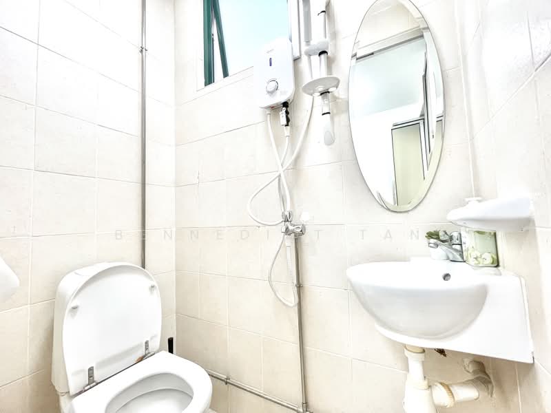 Fortune Jade, 501 Dunman Road, Room Rental, 120 sqft, Apartment For Rent, by Bennedict Tan, 500204652 - Bathroom - PropertyGuru.com.sg