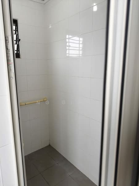505 Bukit Batok Street 52, 505 Bukit Batok Street 52, Dairy Farm / Bukit Panjang / Choa Chu Kang, 2 Bedrooms, 645 sqft, HDB Flat For Sale, by Ng Ginny, 500204653 - Bathroom - PropertyGuru.com.sg