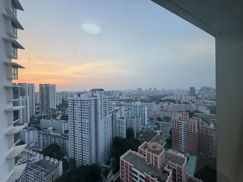 5 stops to Somerset, , Room Rental, 180 sqft, Condominium For Rent, by Clifford Yap, 500204654 - High floor view - PropertyGuru.com.sg
