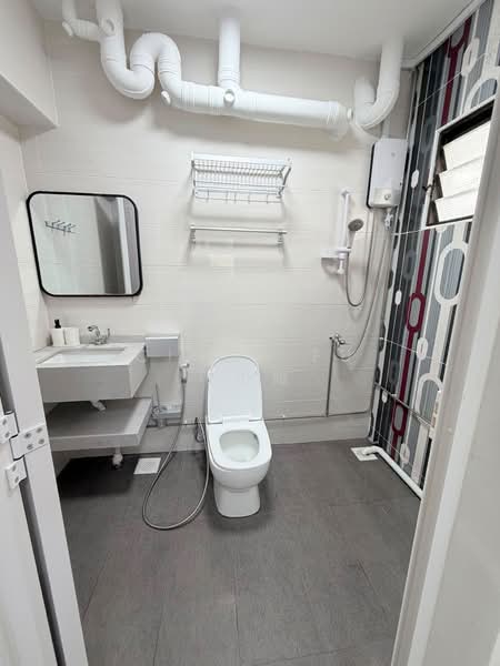 11 Pine Close, 11 Pine Close, 3 Bedrooms, 1,216 sqft, HDB Flat For Sale, by Cindy Fu 付小姐, 500204656 - Bathroom - PropertyGuru.com.sg