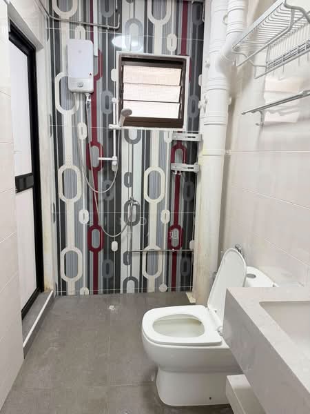 11 Pine Close, 11 Pine Close, 3 Bedrooms, 1,216 sqft, HDB Flat For Sale, by Cindy Fu 付小姐, 500204656 - Bathroom - PropertyGuru.com.sg