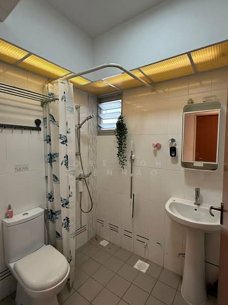 590A Ang Mo Kio Street 51, 590A Ang Mo Kio Street 51, 3 Bedrooms, 1,001 sqft, HDB Flat For Sale, by Jose Loh Zhenhao, 500204657 - Bathroom - PropertyGuru.com.sg
