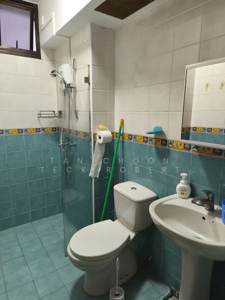 630 Senja Road, 630 Senja Road, Room Rental, 100 sqft, HDB Flat For Rent, by Tan Choon Teck Robert, 500204658 - Common Bathroom - PropertyGuru.com.sg