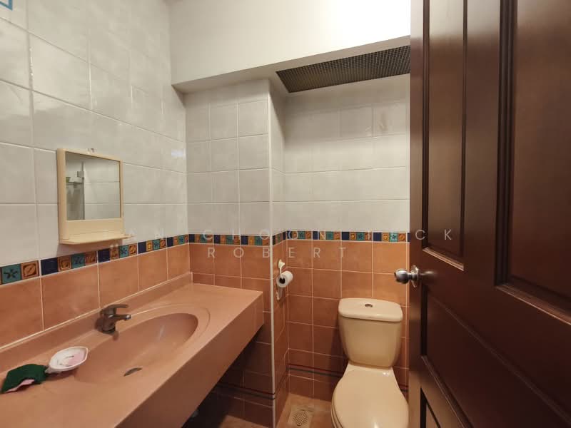 630 Senja Road, 630 Senja Road, Room Rental, 100 sqft, HDB Flat For Rent, by Tan Choon Teck Robert, 500204658 - Master Bathroom - PropertyGuru.com.sg