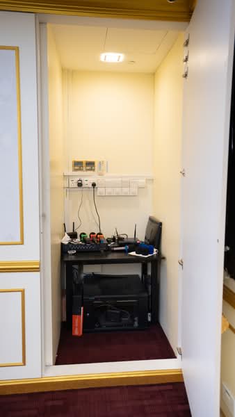 Burlington Square, 175 Bencoolen Street, 1,313 sqft, Office For Sale, by Richard Jany, 500204662 - Interior - CommercialGuru.com.sg