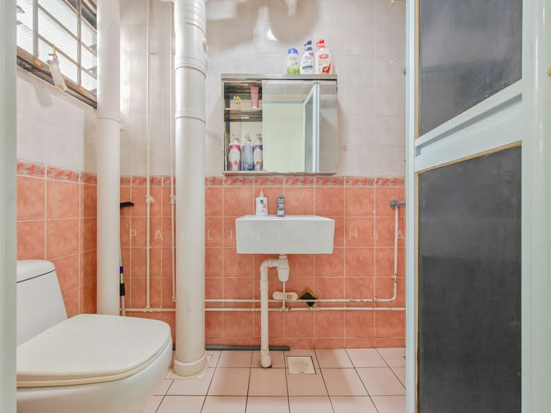 274D Jurong West Avenue 3, 274D Jurong West Avenue 3, 3 Bedrooms, 1,194 sqft, HDB Flat For Sale, by Pauline Chia, 500204671 - Bathroom - PropertyGuru.com.sg