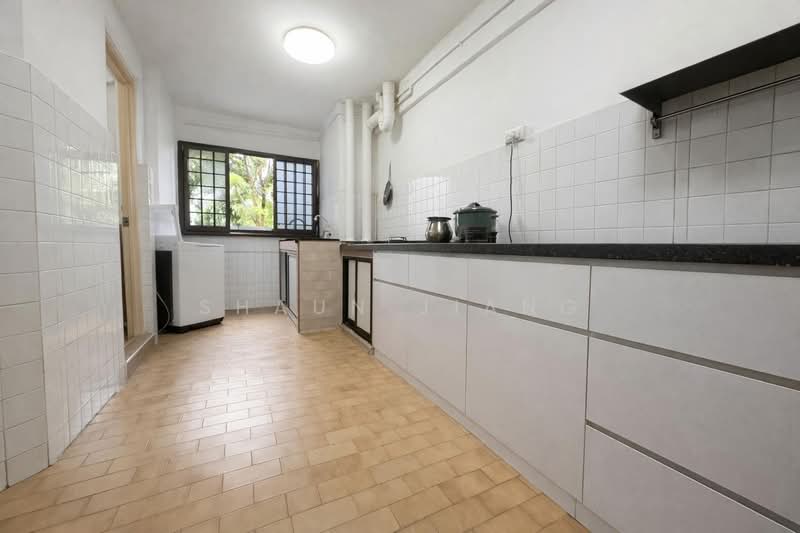 238 Bukit Batok East Avenue 5, 238 Bukit Batok East Avenue 5, 2 Bedrooms, 742 sqft, HDB Flat For Sale, by Shaun Jiang, 500204684 - Kitchen - PropertyGuru.com.sg