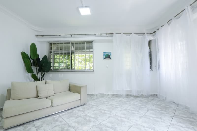 415 Woodlands Street 41, 415 Woodlands Street 41, 3 Bedrooms, 1,108 sqft, HDB Flat For Sale, by Zameer Serlan, 500204708 - Living Room - PropertyGuru.com.sg