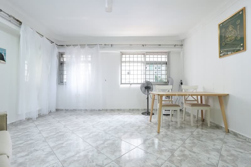 415 Woodlands Street 41, 415 Woodlands Street 41, 3 Bedrooms, 1,108 sqft, HDB Flat For Sale, by Zameer Serlan, 500204708 - Living Room - PropertyGuru.com.sg