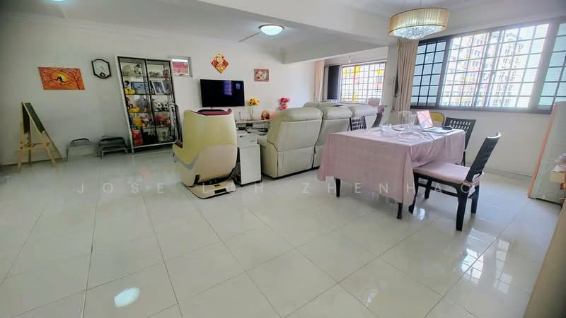 207 Choa Chu Kang Central, 207 Choa Chu Kang Central, 3 Bedrooms, 1,528 sqft, HDB Flat For Sale, by Jose Loh Zhenhao, 500204724 - Living Room - PropertyGuru.com.sg