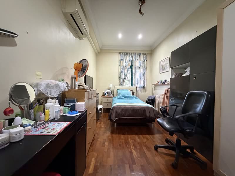 Corporation walk, , 6 Bedrooms, 3,502 sqft, Semi-Detached House For Sale, by Clive Cheong, 500204727 - Bedroom - PropertyGuru.com.sg