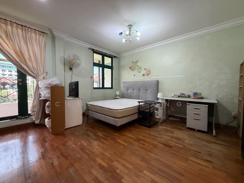 Corporation walk, , 6 Bedrooms, 3,502 sqft, Semi-Detached House For Sale, by Clive Cheong, 500204727 - Bedroom - PropertyGuru.com.sg